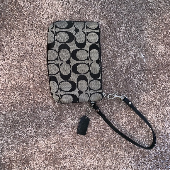 Coach wristlet - Picture 2 of 3